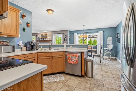 2553 Diamond Street NE Canton OH 44721