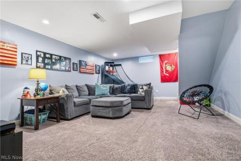 2553 Diamond Street NE Canton OH 44721