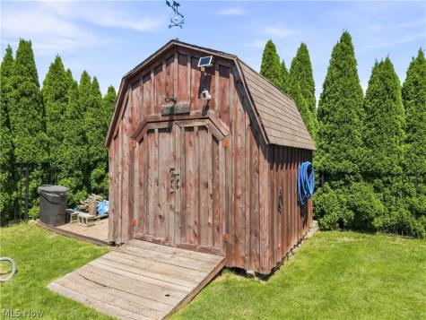 2553 Diamond Street NE Canton OH 44721