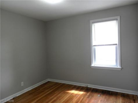 1277 Iroquois Avenue Mayfield Heights OH 44124
