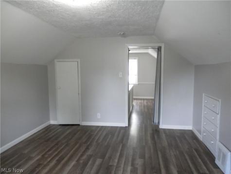 1277 Iroquois Avenue Mayfield Heights OH 44124
