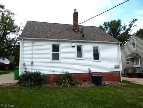 1277 Iroquois Avenue Mayfield Heights OH 44124