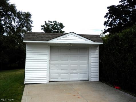1277 Iroquois Avenue Mayfield Heights OH 44124