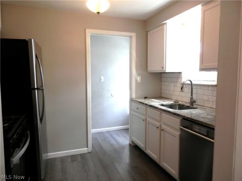 1277 Iroquois Avenue Mayfield Heights OH 44124