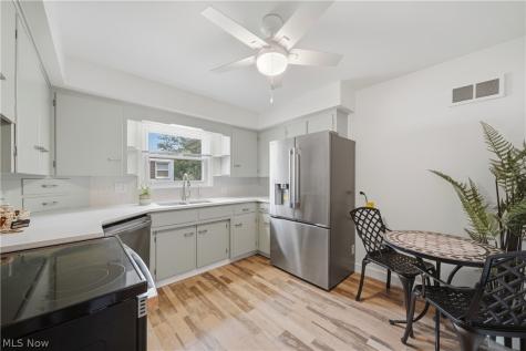 3426 Parkridge Circle NW Canton OH 44718