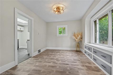616 Tallmadge Road Cuyahoga Falls OH 44221