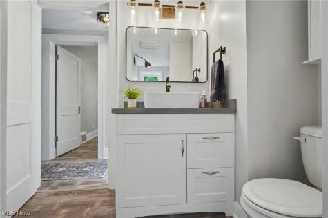 616 Tallmadge Road Cuyahoga Falls OH 44221