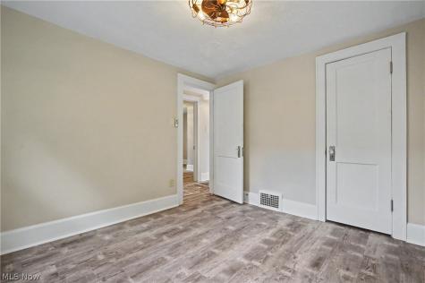 616 Tallmadge Road Cuyahoga Falls OH 44221