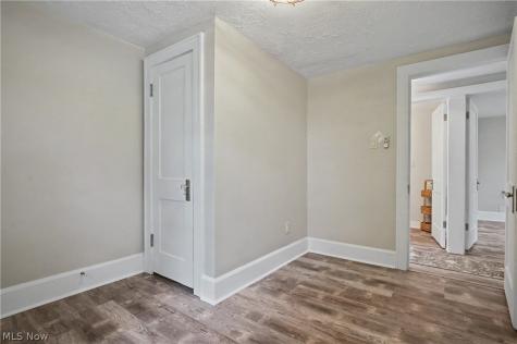 616 Tallmadge Road Cuyahoga Falls OH 44221