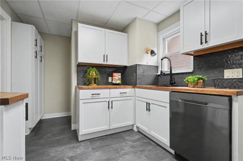 616 Tallmadge Road Cuyahoga Falls OH 44221