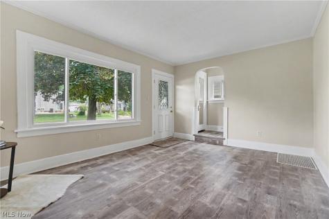 616 Tallmadge Road Cuyahoga Falls OH 44221