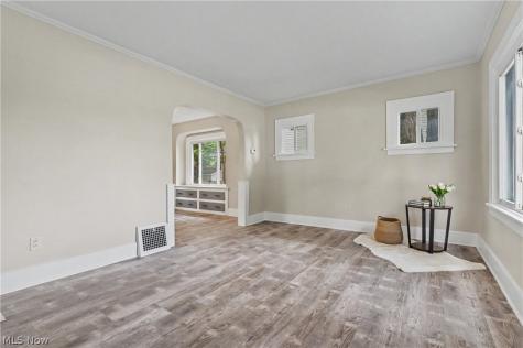 616 Tallmadge Road Cuyahoga Falls OH 44221
