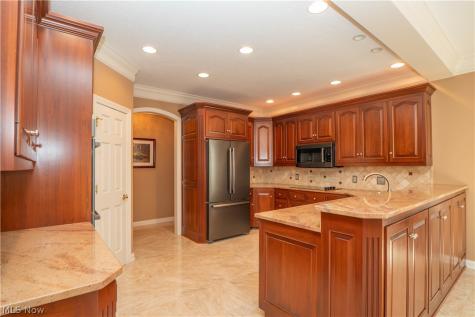 4966 Abbey Church Avenue NW Canton OH 44718
