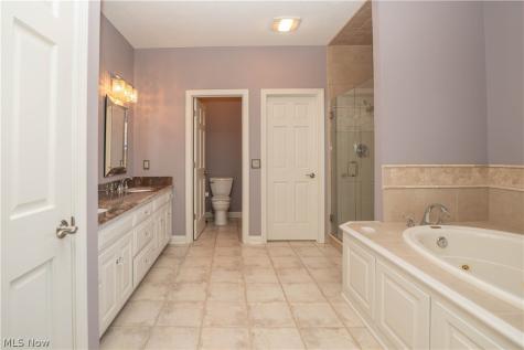 4966 Abbey Church Avenue NW Canton OH 44718