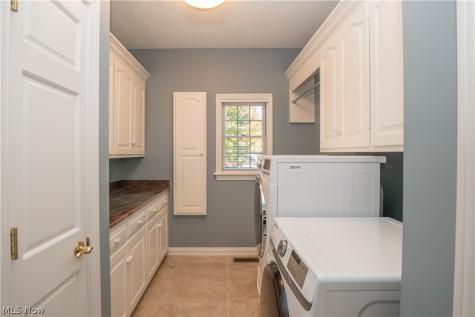 4966 Abbey Church Avenue NW Canton OH 44718