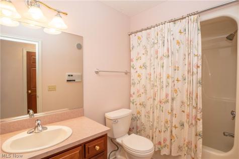 4966 Abbey Church Avenue NW Canton OH 44718