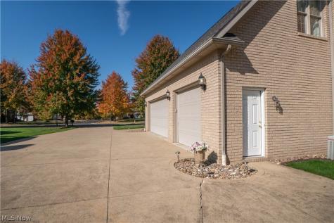 4966 Abbey Church Avenue NW Canton OH 44718
