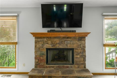 411 Hillbrook Drive Cuyahoga Falls OH 44223