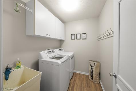 411 Hillbrook Drive Cuyahoga Falls OH 44223
