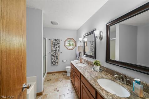 411 Hillbrook Drive Cuyahoga Falls OH 44223