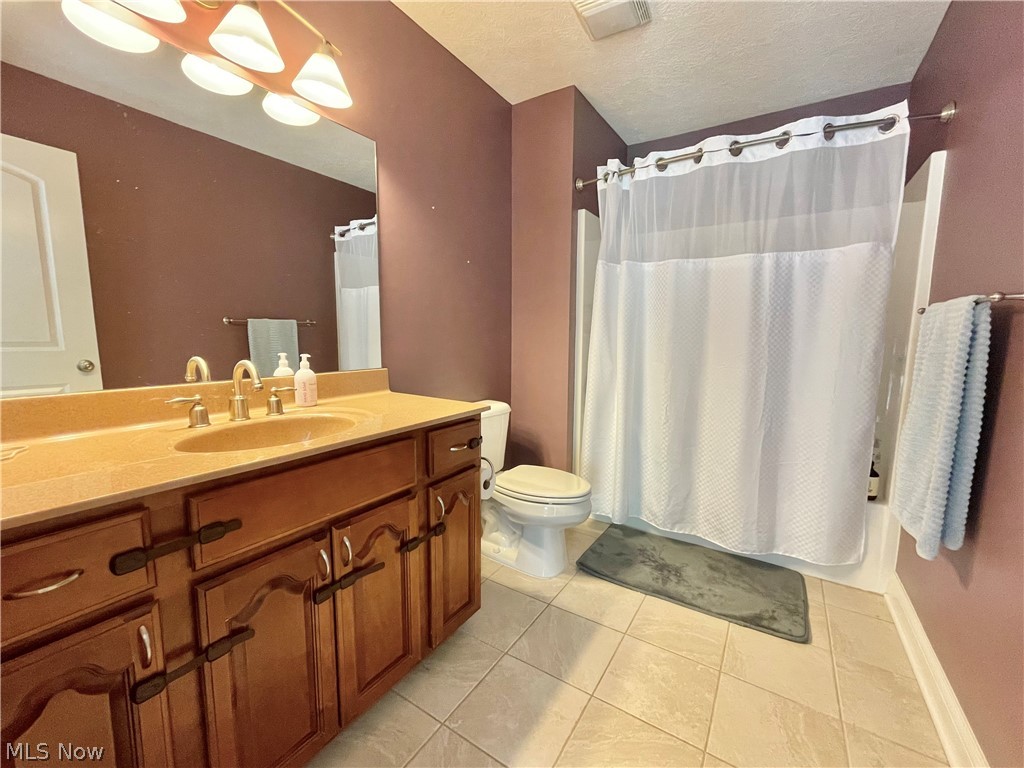 5558 Hollythorn Drive Brecksville OH 44141