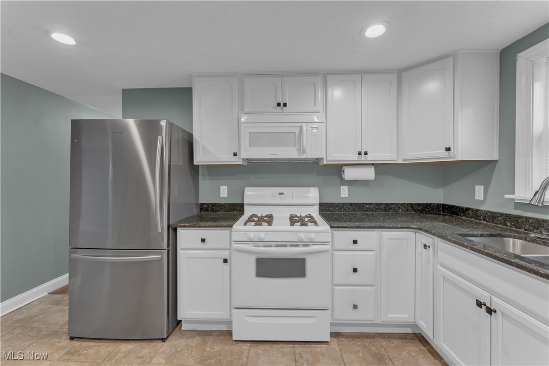 627 Poland Avenue Struthers OH 44471