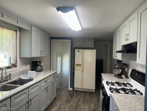 224 Oakwood Street Elyria OH 44035