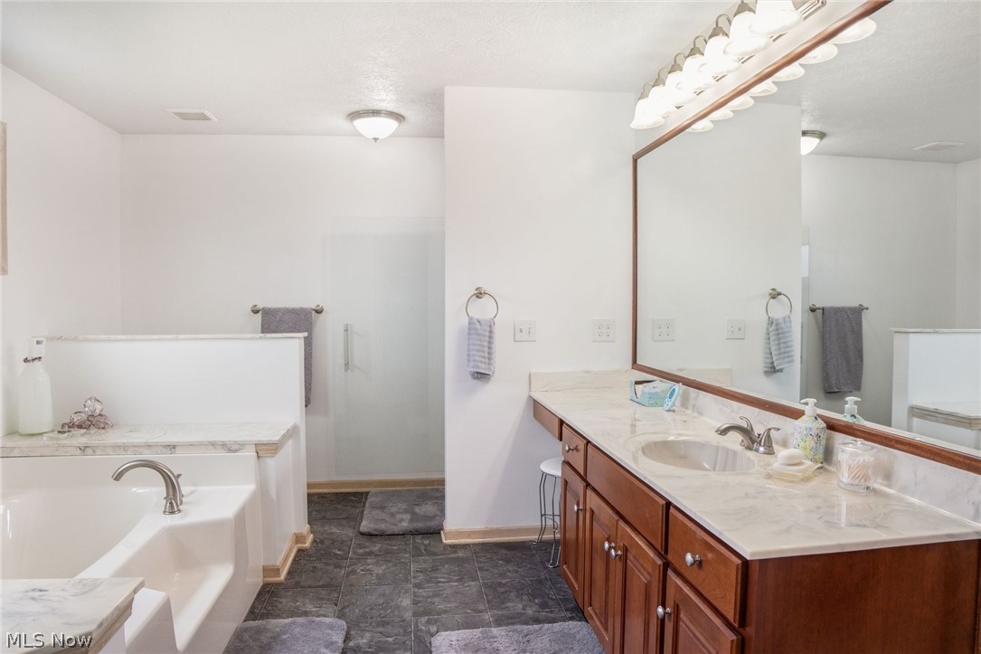 11183 Bloom Road Garrettsville OH 44231