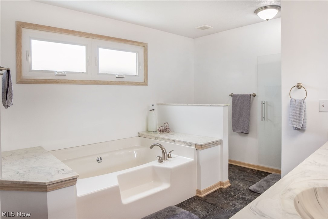11183 Bloom Road Garrettsville OH 44231