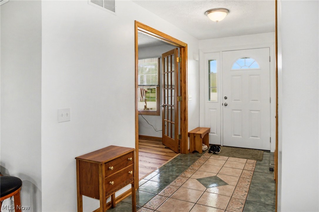 11183 Bloom Road Garrettsville OH 44231