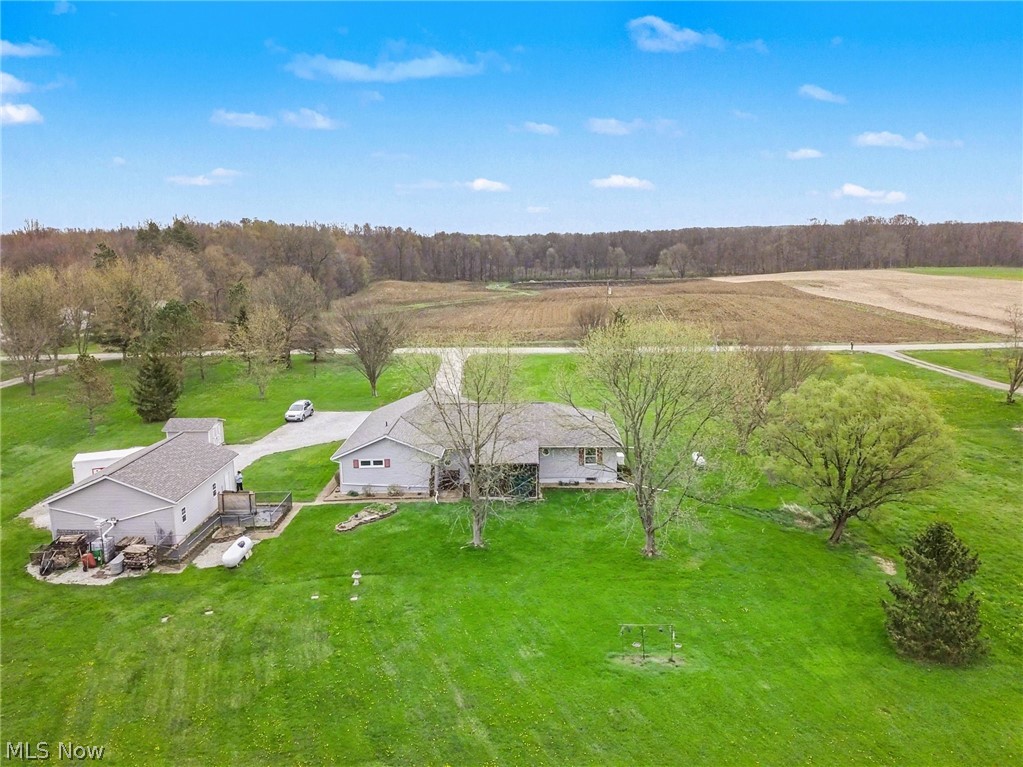 11183 Bloom Road Garrettsville OH 44231