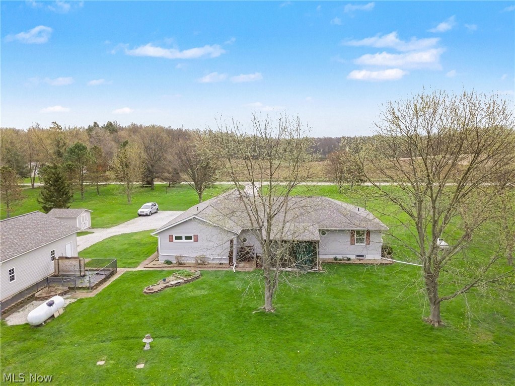 11183 Bloom Road Garrettsville OH 44231
