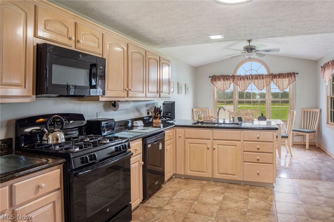 11183 Bloom Road Garrettsville OH 44231