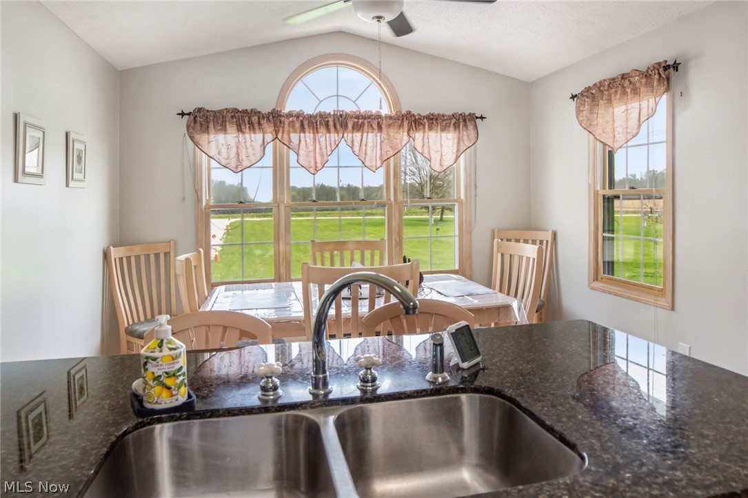 11183 Bloom Road Garrettsville OH 44231