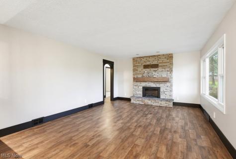 3882 State Route 43 Kent OH 44240