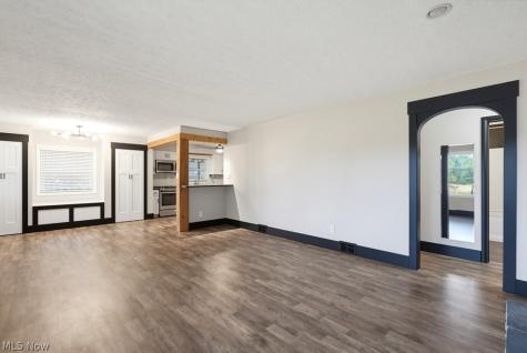 3882 State Route 43 Kent OH 44240
