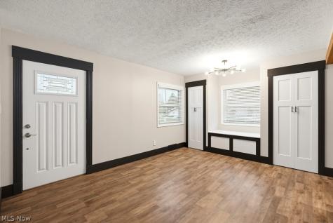 3882 State Route 43 Kent OH 44240