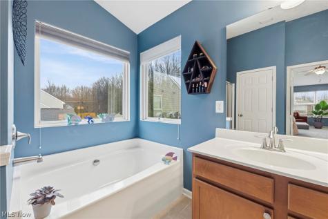 34453 Braemore Drive North Ridgeville OH 44039