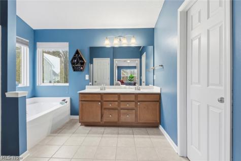34453 Braemore Drive North Ridgeville OH 44039