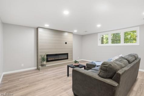 321 Royal Oak Boulevard Richmond Heights OH 44143
