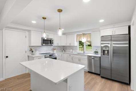 321 Royal Oak Boulevard Richmond Heights OH 44143
