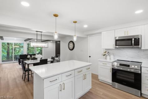 321 Royal Oak Boulevard Richmond Heights OH 44143
