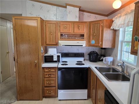 8 Maple Drive Olmsted Twp OH 44138