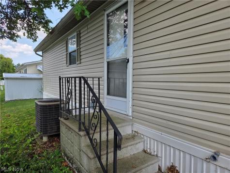 8 Maple Drive Olmsted Twp OH 44138