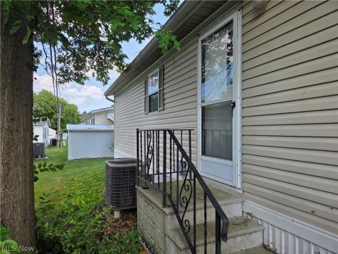8 Maple Drive Olmsted Twp OH 44138