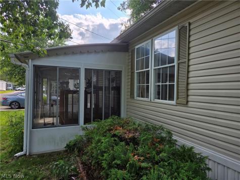 8 Maple Drive Olmsted Twp OH 44138