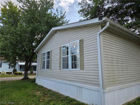 8 Maple Drive Olmsted Twp OH 44138
