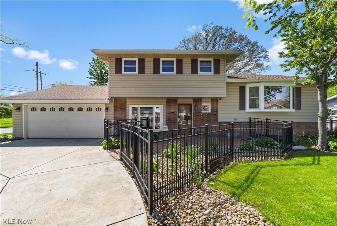 178 Beachwood Avenue Avon Lake OH 44012