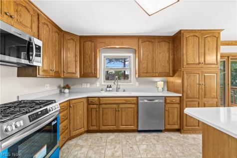 178 Beachwood Avenue Avon Lake OH 44012