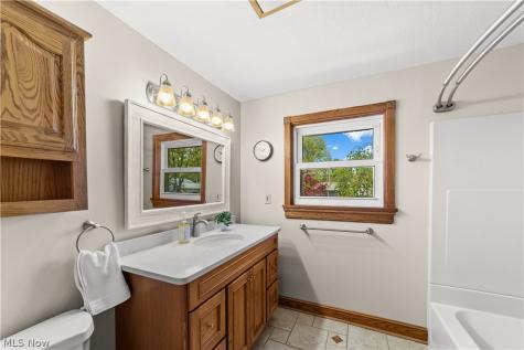 178 Beachwood Avenue Avon Lake OH 44012